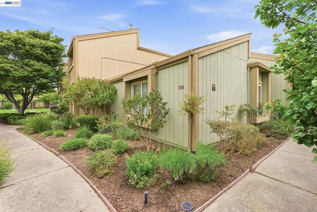 1163 Admiralty Ln, Alameda, CA 94502