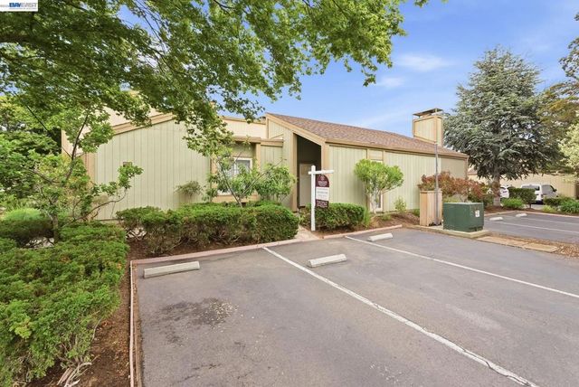 1163 Admiralty Ln, Alameda, CA 94502
