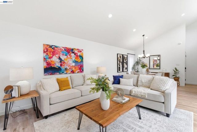 1163 Admiralty Ln, Alameda, CA 94502