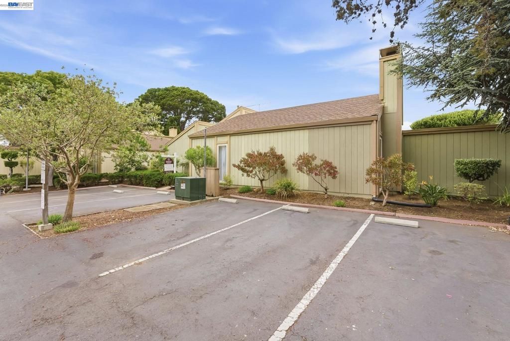 Image 27 of property listing at 1163 Admiralty Ln, Alameda, CA 94502
