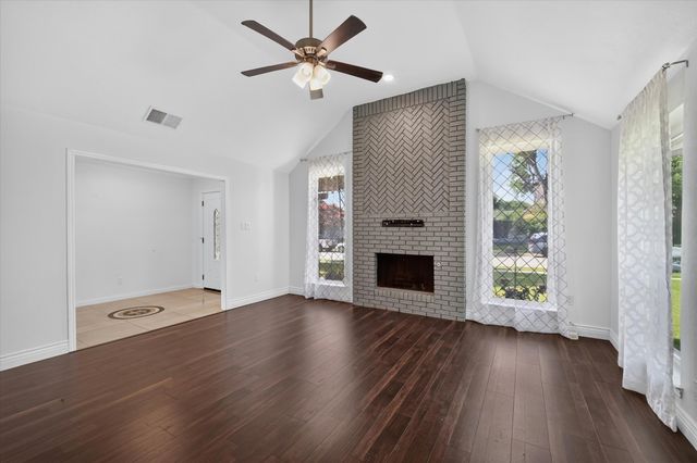 1521 Glenmore Drive, Lewisville, TX 75077
