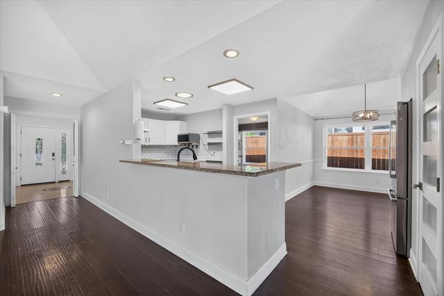 1521 Glenmore Drive, Lewisville, TX 75077