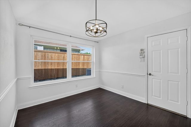 1521 Glenmore Drive, Lewisville, TX 75077