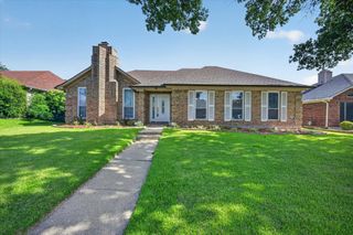 1521 Glenmore Drive, Lewisville, TX 75077