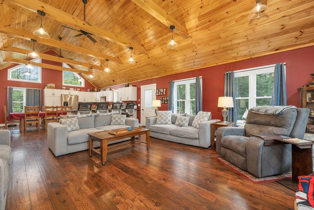 29 Reservoir Heights Road, Plymouth, NH 03264