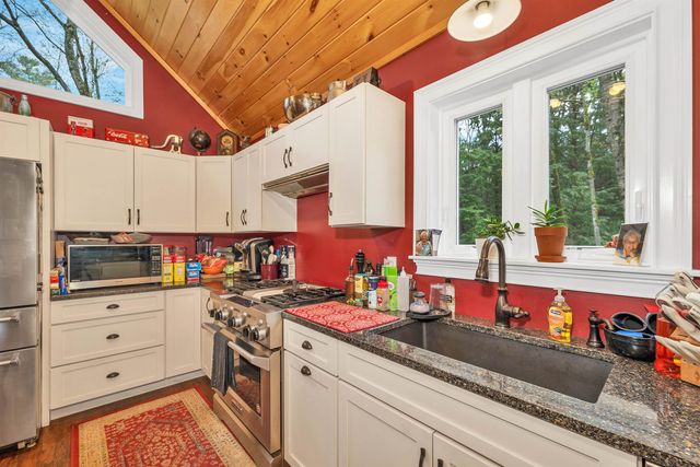 29 Reservoir Heights Road, Plymouth, NH 03264