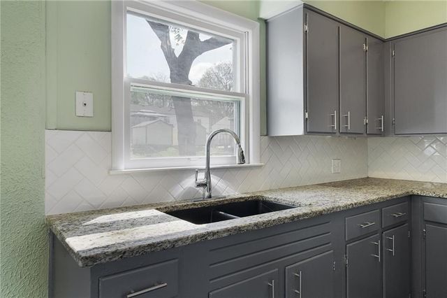 3503 N McCoy Street, Independence, MO 64050