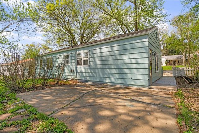 3503 N McCoy Street, Independence, MO 64050