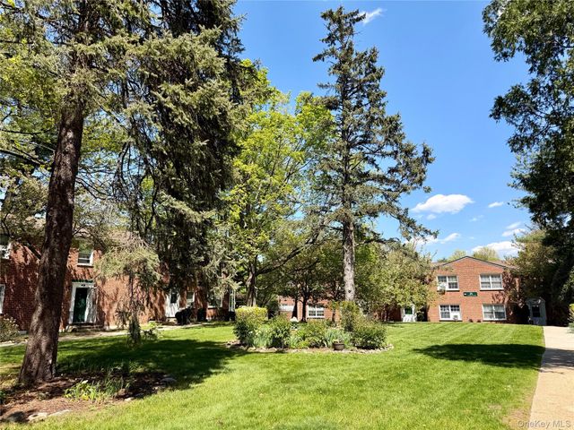 182 Pinewood Road 24, Hartsdale, NY 10530