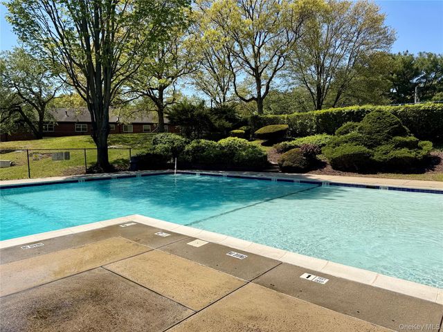 182 Pinewood Road 24, Hartsdale, NY 10530