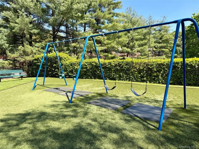 182 Pinewood Road 24, Hartsdale, NY 10530