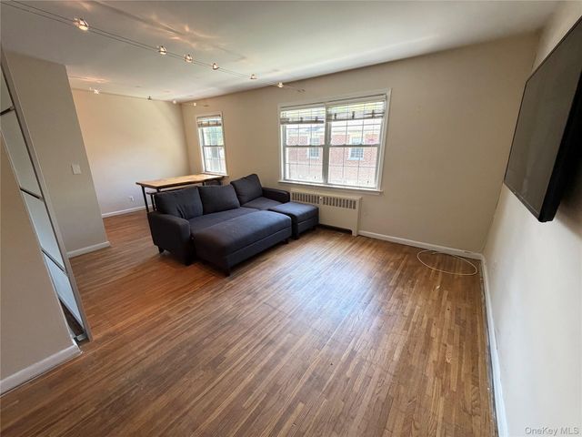 182 Pinewood Road 24, Hartsdale, NY 10530