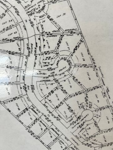 27 Oyster Bay, Lakemoor, IL 60051