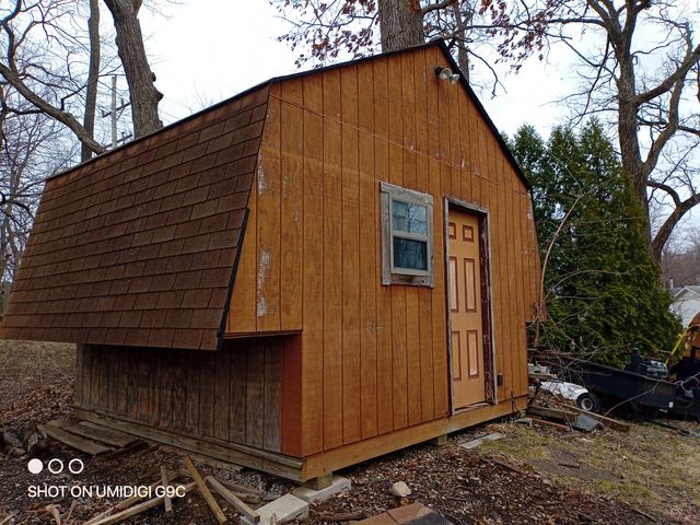 27 Oyster Bay, Lakemoor, IL 60051