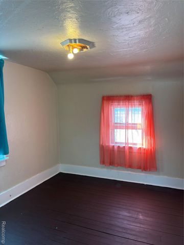 3922 W COURT Street, Flint, MI 48532