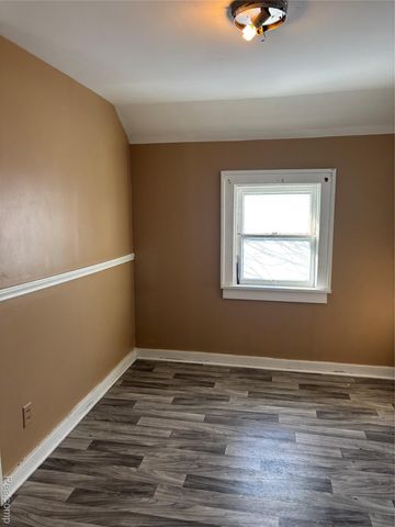 3922 W COURT Street, Flint, MI 48532