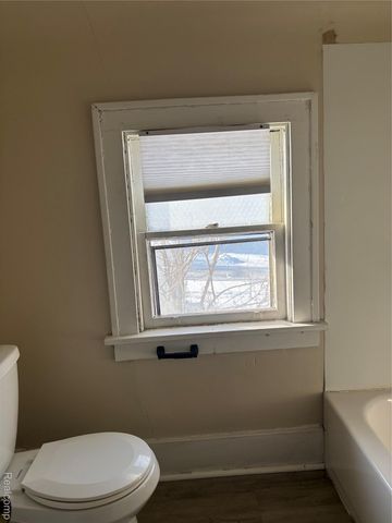 3922 W COURT Street, Flint, MI 48532