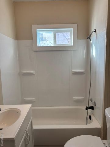 3922 W COURT Street, Flint, MI 48532