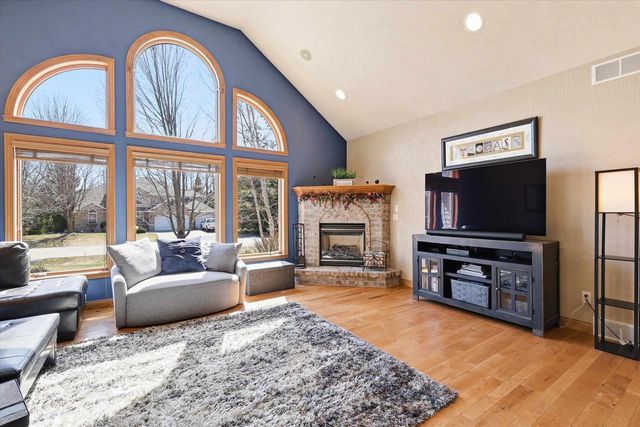 429 S PINE GROVE LANE, Hortonville, WI 54944