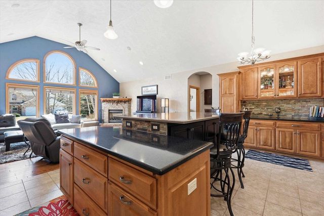 429 S PINE GROVE LANE, Hortonville, WI 54944