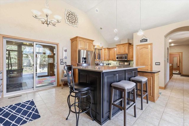 429 S PINE GROVE LANE, Hortonville, WI 54944