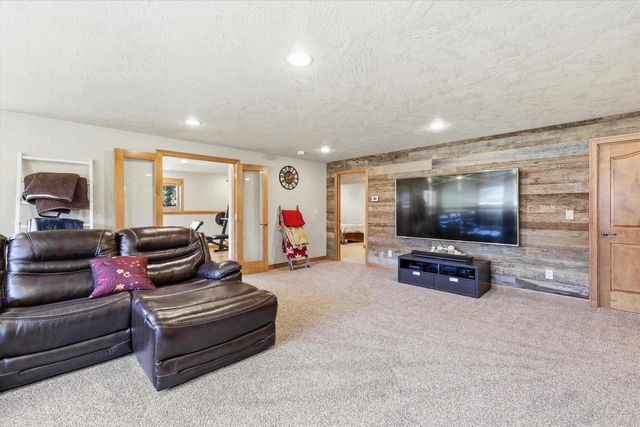 429 S PINE GROVE LANE, Hortonville, WI 54944