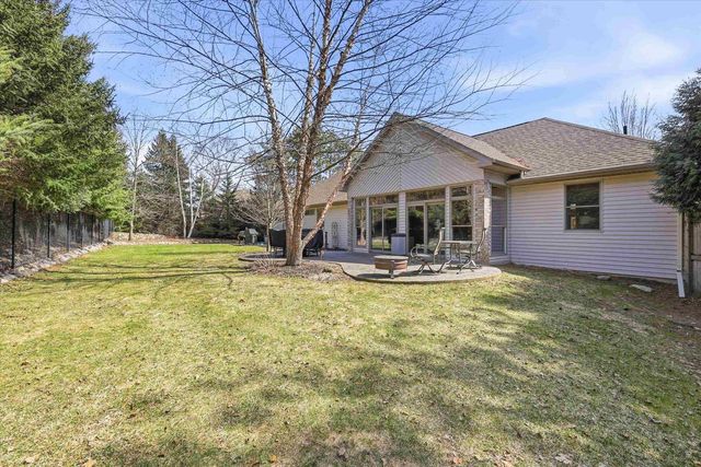 429 S PINE GROVE LANE, Hortonville, WI 54944