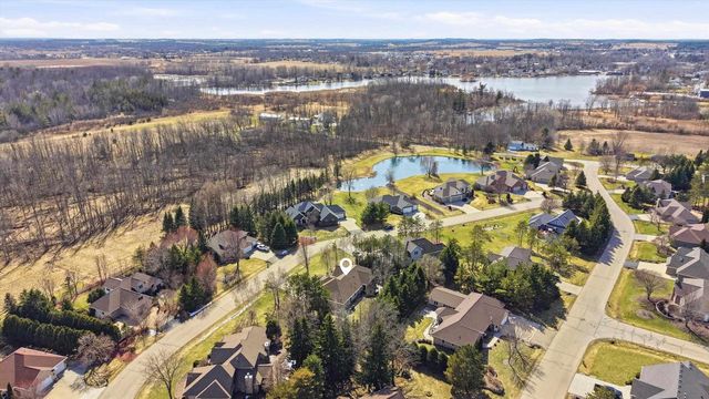 429 S PINE GROVE LANE, Hortonville, WI 54944