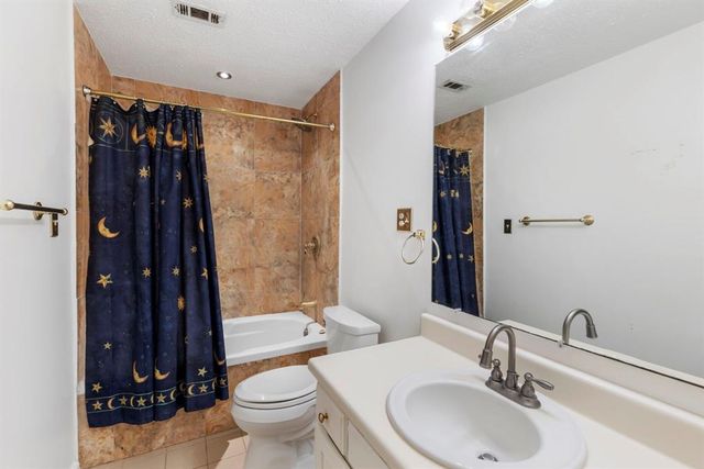 10 April Point Drive S 10, Conroe, TX 77356