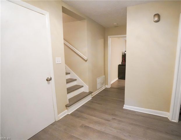 22 Mimosa CRES, Hampton, VA 23661