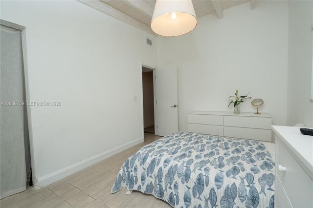 1260 NE 153rd St, North Miami Beach, FL 33162
