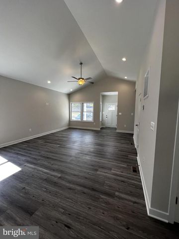 38 MEADOW VIEW LN, Colonial Beach, VA 22443