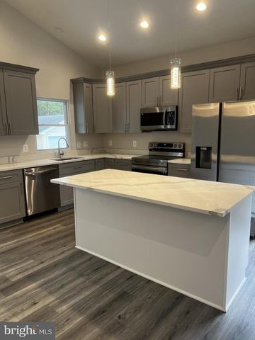 38 MEADOW VIEW LN, Colonial Beach, VA 22443