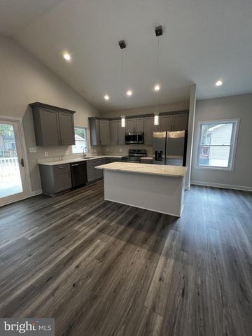 38 MEADOW VIEW LN, Colonial Beach, VA 22443