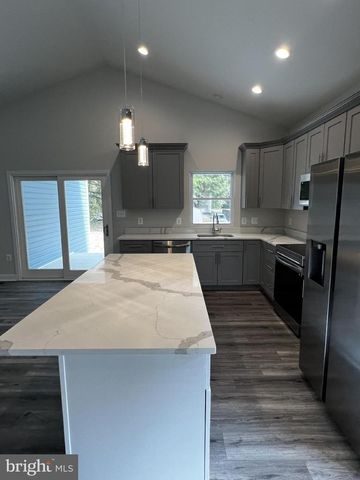 38 MEADOW VIEW LN, Colonial Beach, VA 22443