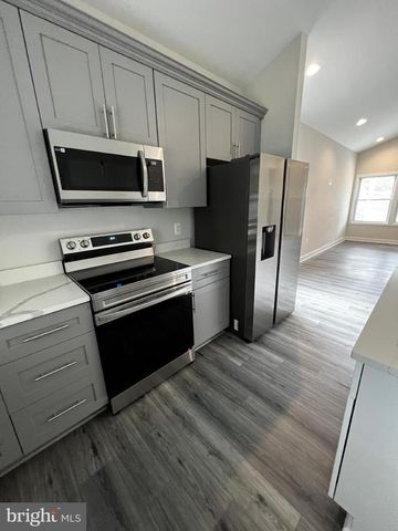 38 MEADOW VIEW LN, Colonial Beach, VA 22443