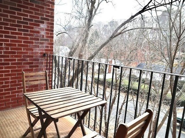 16 Winter 43B, Waltham, MA 02451