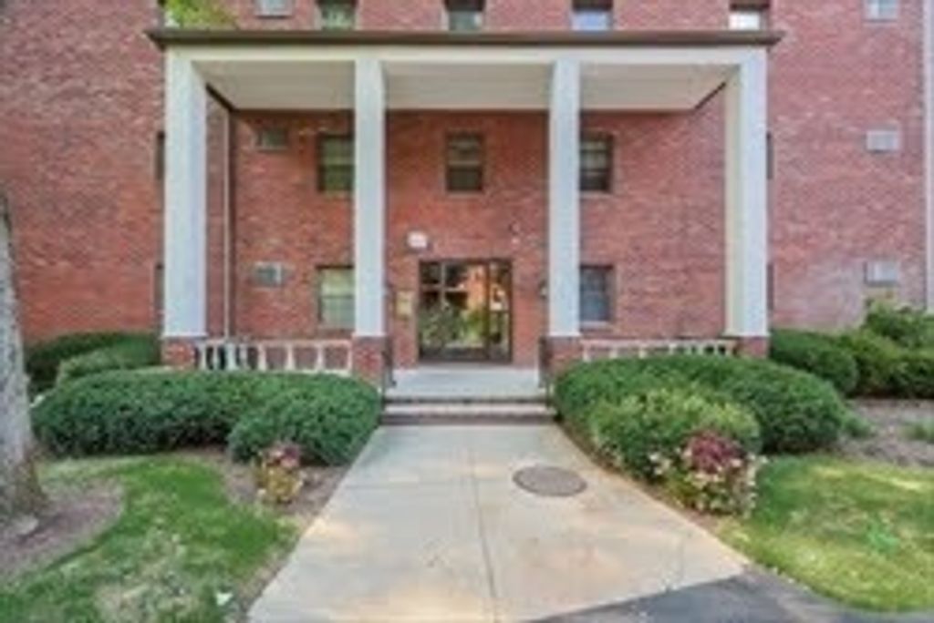 16 Winter 43B, Waltham, MA 02451