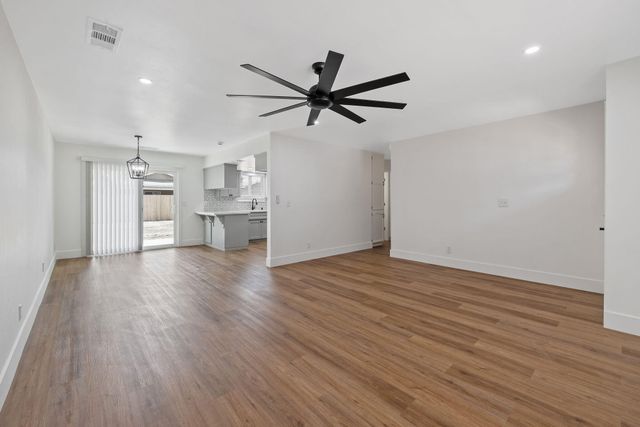 1355 E Birch Avenue, Tulare, CA 93274