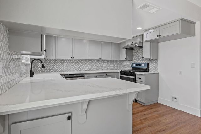1355 E Birch Avenue, Tulare, CA 93274