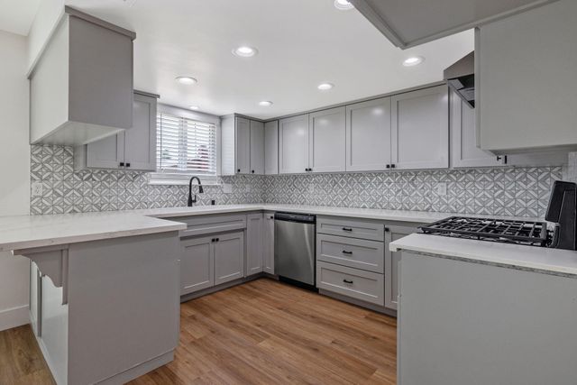 1355 E Birch Avenue, Tulare, CA 93274