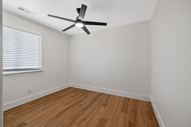1355 E Birch Avenue, Tulare, CA 93274