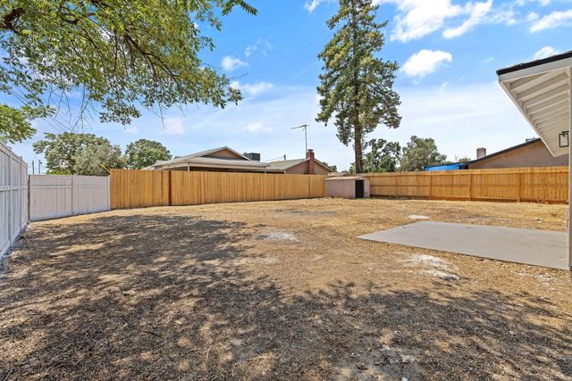 1355 E Birch Avenue, Tulare, CA 93274