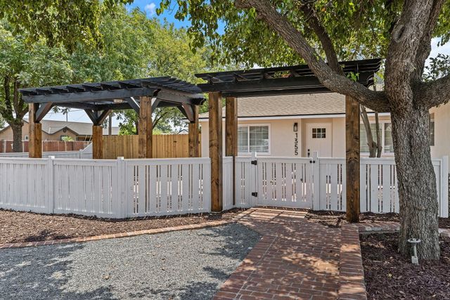 1355 E Birch Avenue, Tulare, CA 93274