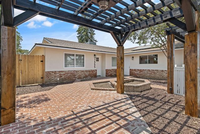 1355 E Birch Avenue, Tulare, CA 93274