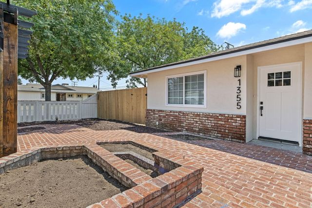 1355 E Birch Avenue, Tulare, CA 93274