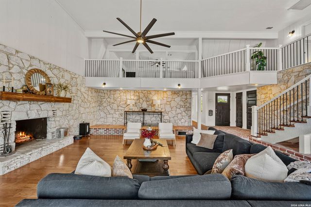 29 TRAILS END RD, Boerne, TX 78006