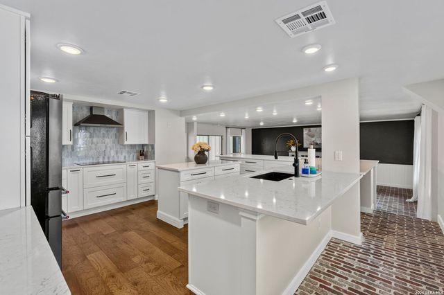 29 TRAILS END RD, Boerne, TX 78006
