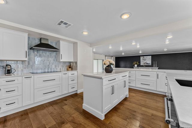 29 TRAILS END RD, Boerne, TX 78006