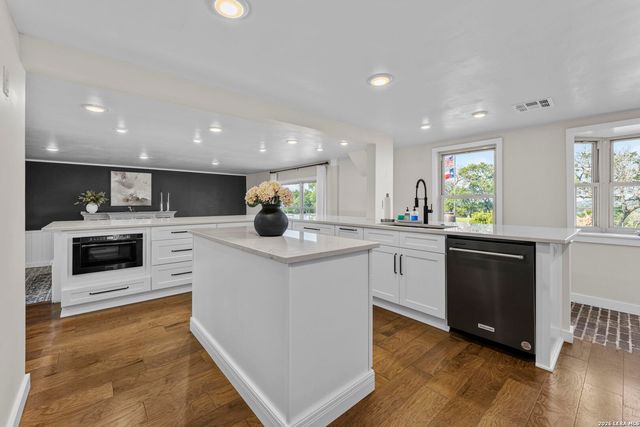29 TRAILS END RD, Boerne, TX 78006